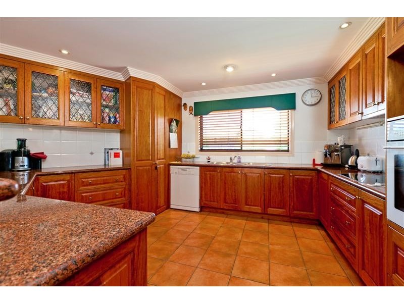 4 Lookout Court, Victoria Point QLD 4165