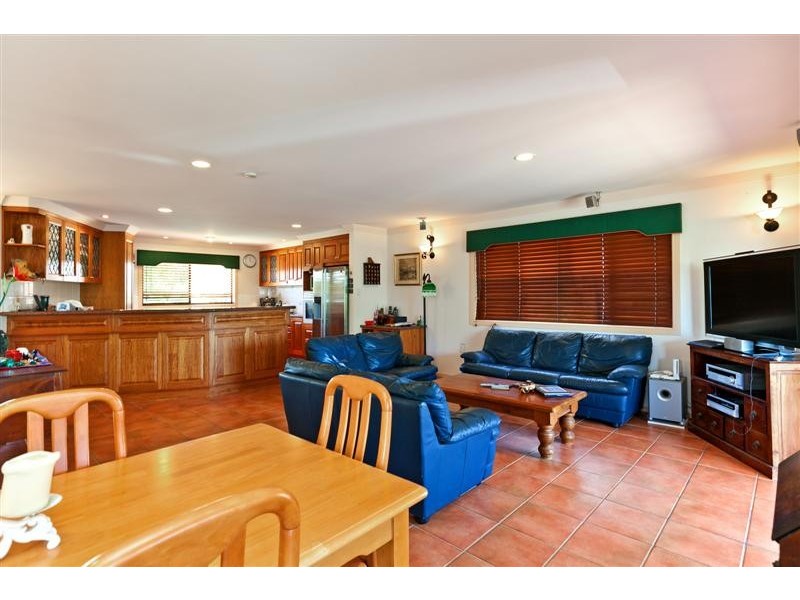 4 Lookout Court, Victoria Point QLD 4165