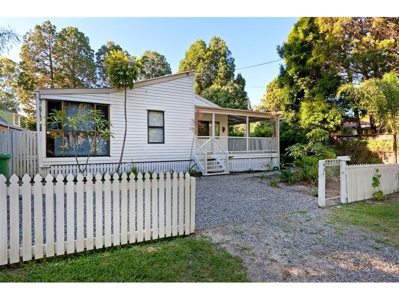 16 Shirley Street, Coochiemudlo Island QLD 4184