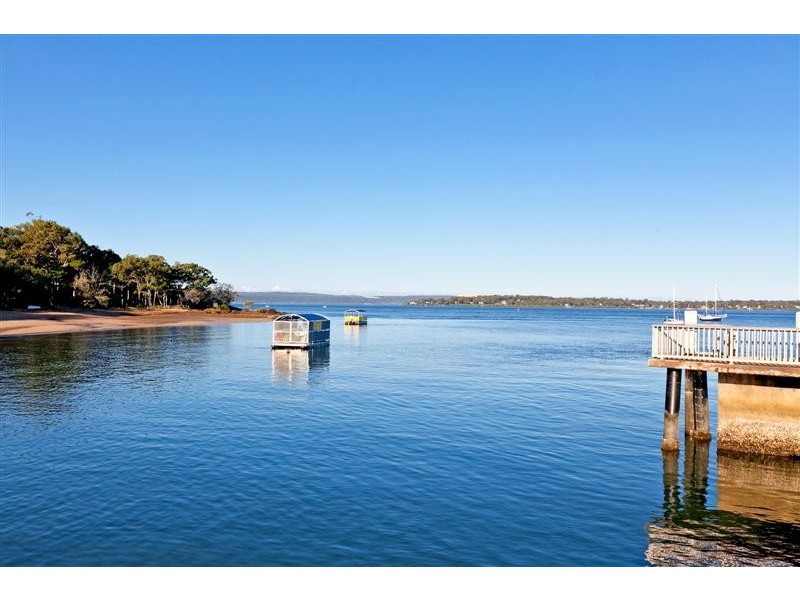 16 Shirley Street, Coochiemudlo Island QLD 4184