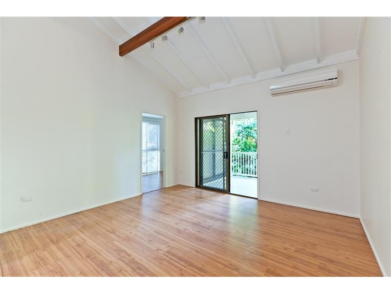 16 Shirley Street, Coochiemudlo Island QLD 4184