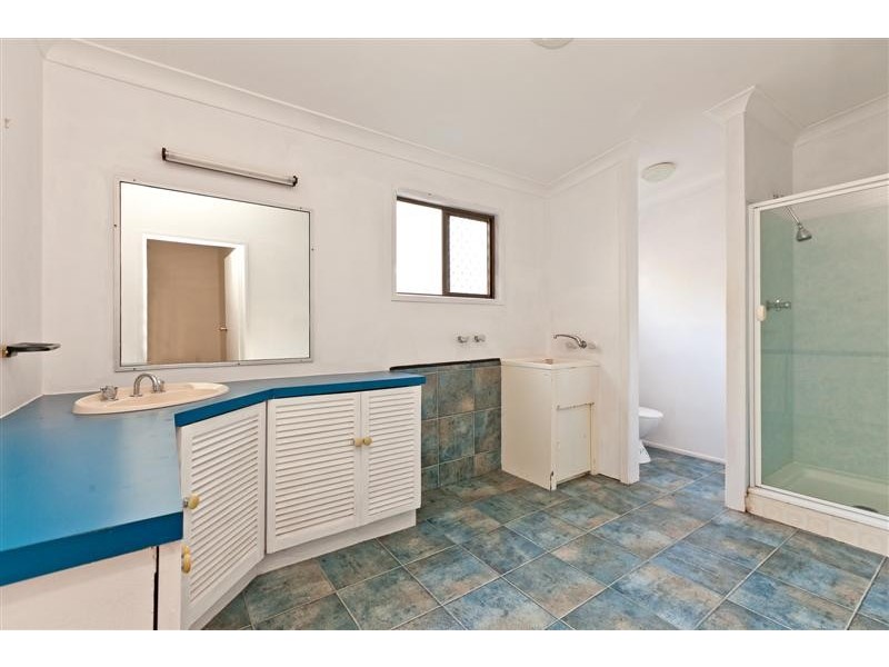 16 Shirley Street, Coochiemudlo Island QLD 4184