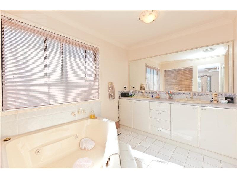 17 Argyle Place, Victoria Point QLD 4165