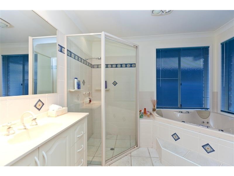 3 Horsley Place, Victoria Point QLD 4165