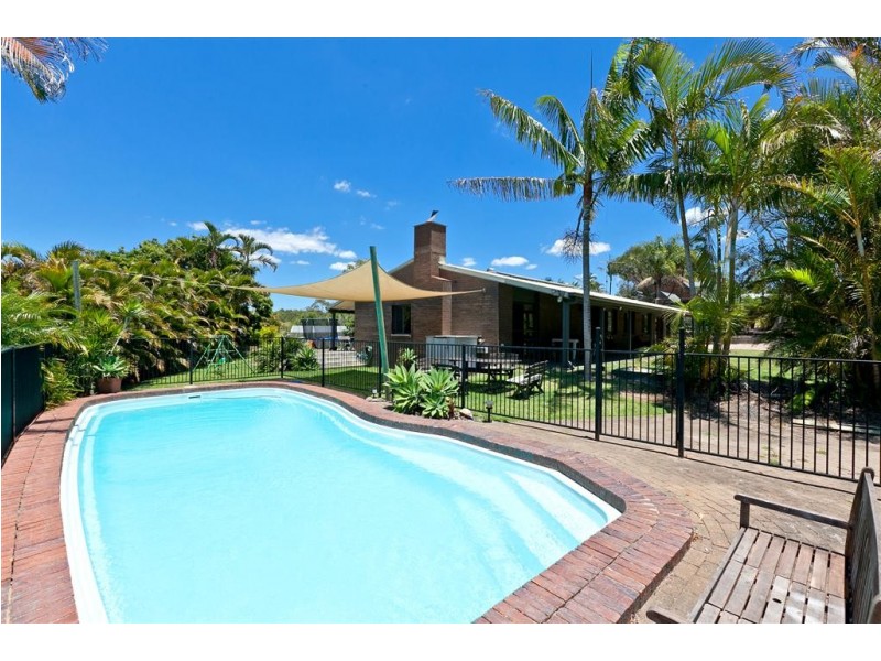 17 Azalea Street, Redland Bay QLD 4165