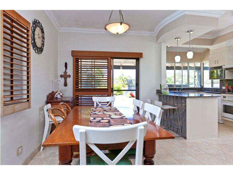 17 Azalea Street, Redland Bay QLD 4165