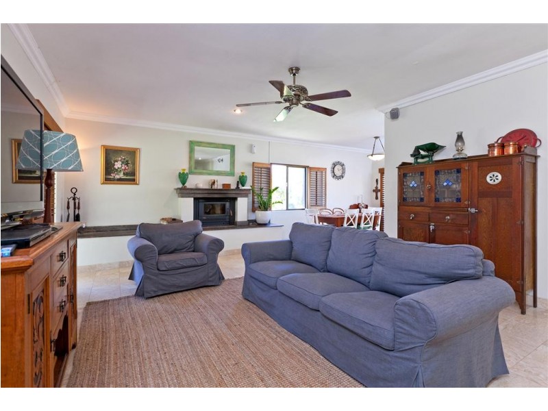 17 Azalea Street, Redland Bay QLD 4165