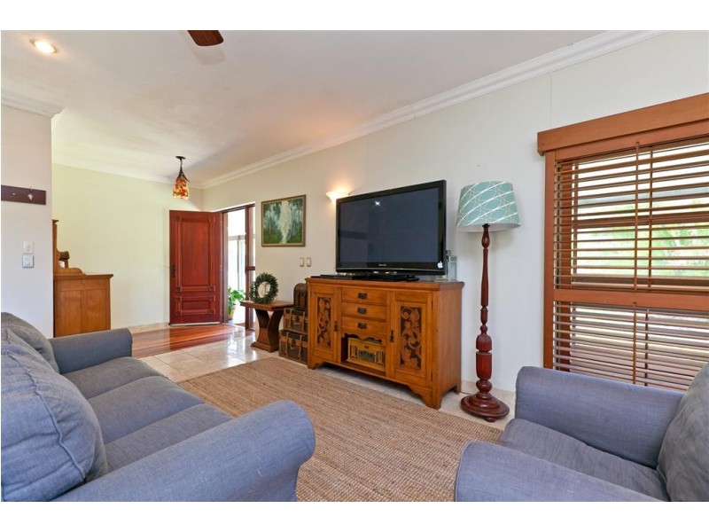 17 Azalea Street, Redland Bay QLD 4165