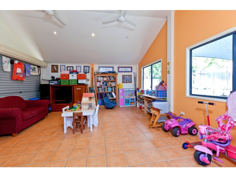 15 Waratah Avenue, Victoria Point QLD 4165