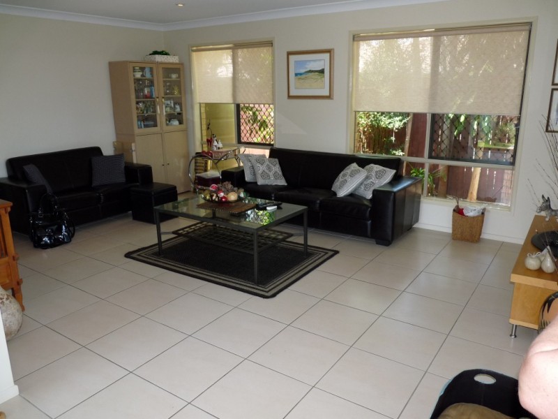 2/10 Sutton Street, Victoria Point QLD 4165