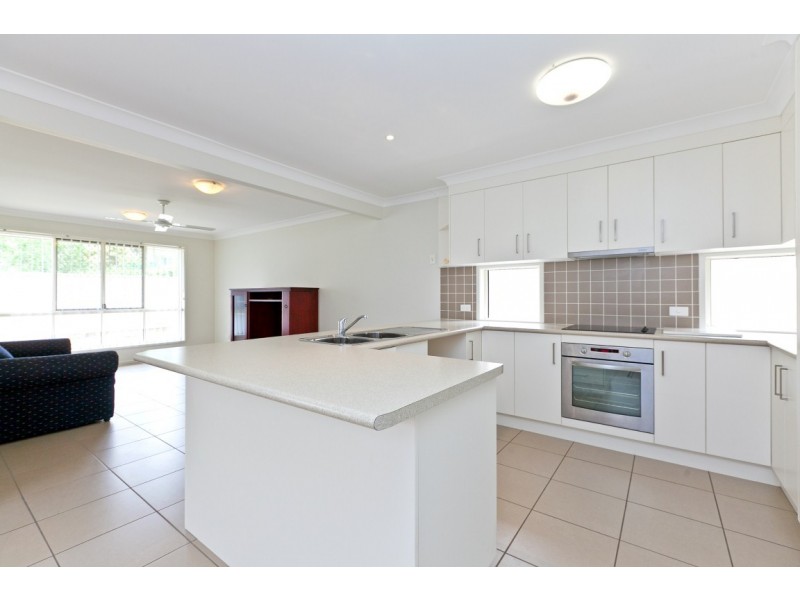 2/31 Haig Road, Birkdale QLD 4159