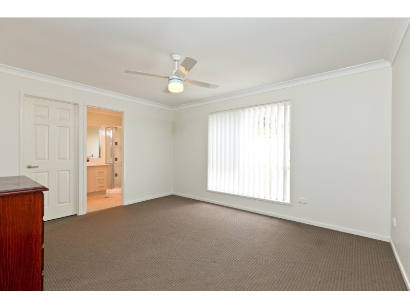 2/31 Haig Road, Birkdale QLD 4159