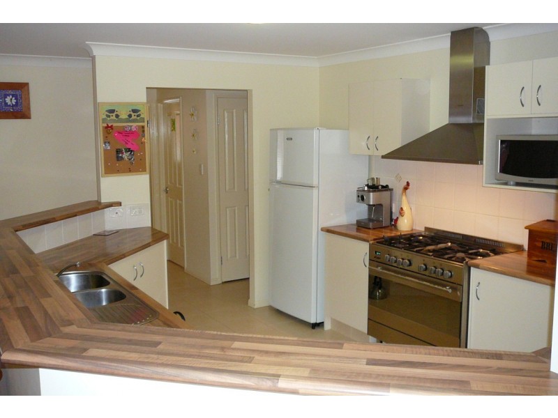 6 Crestlea Street, Victoria Point QLD 4165