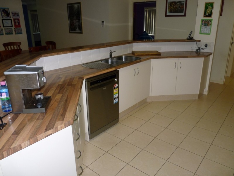 6 Crestlea Street, Victoria Point QLD 4165