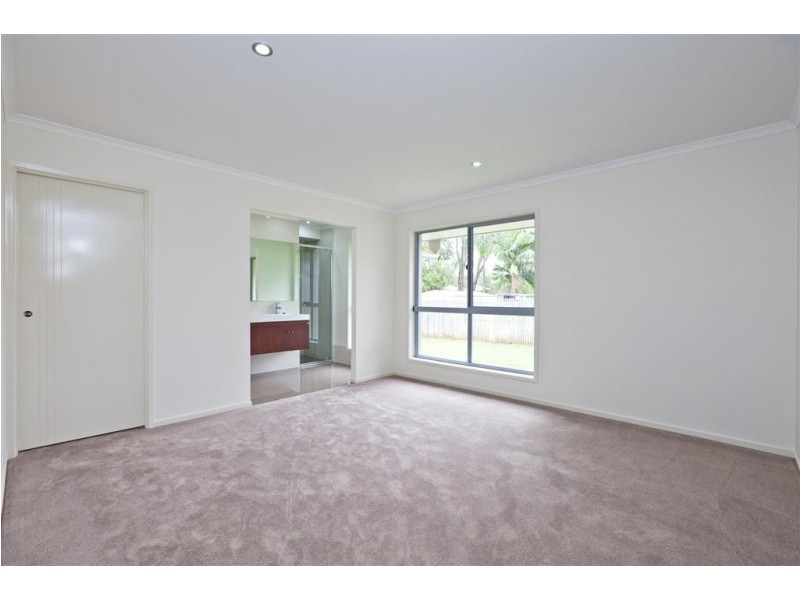 9 Illidge Road, Victoria Point QLD 4165