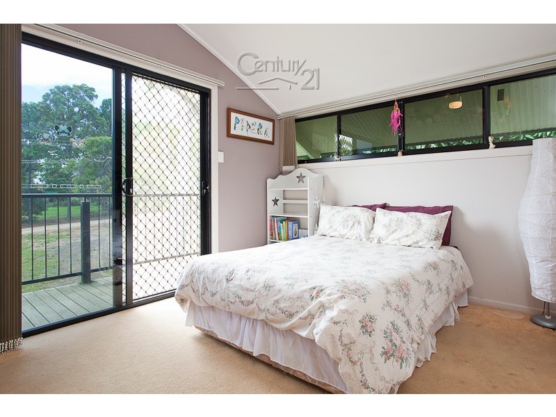 9 Helen Parade, Lamb Island QLD 4184