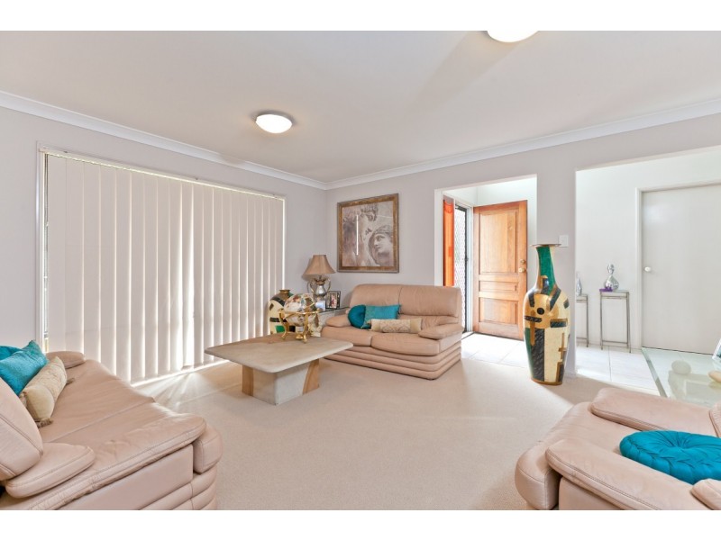 2 Sandy Cove Place, Redland Bay QLD 4165