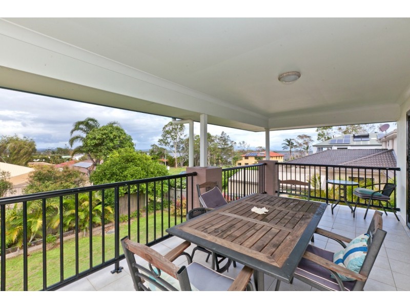 2 Sandy Cove Place, Redland Bay QLD 4165
