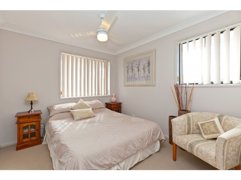 2 Sandy Cove Place, Redland Bay QLD 4165