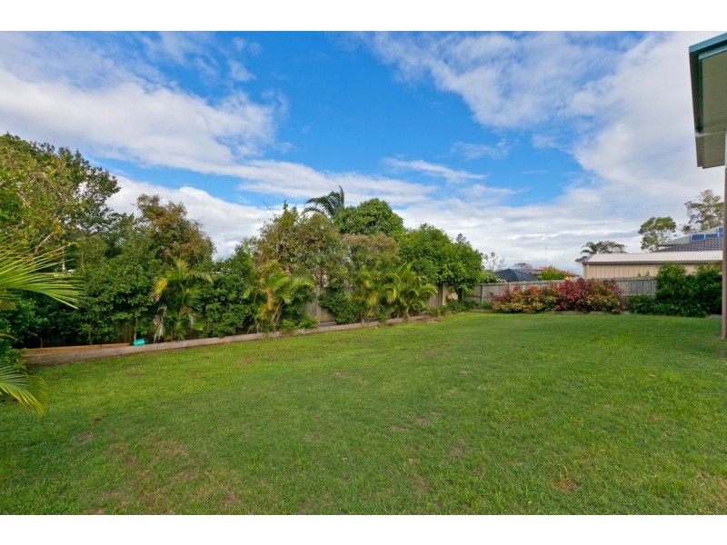 2 Sandy Cove Place, Redland Bay QLD 4165