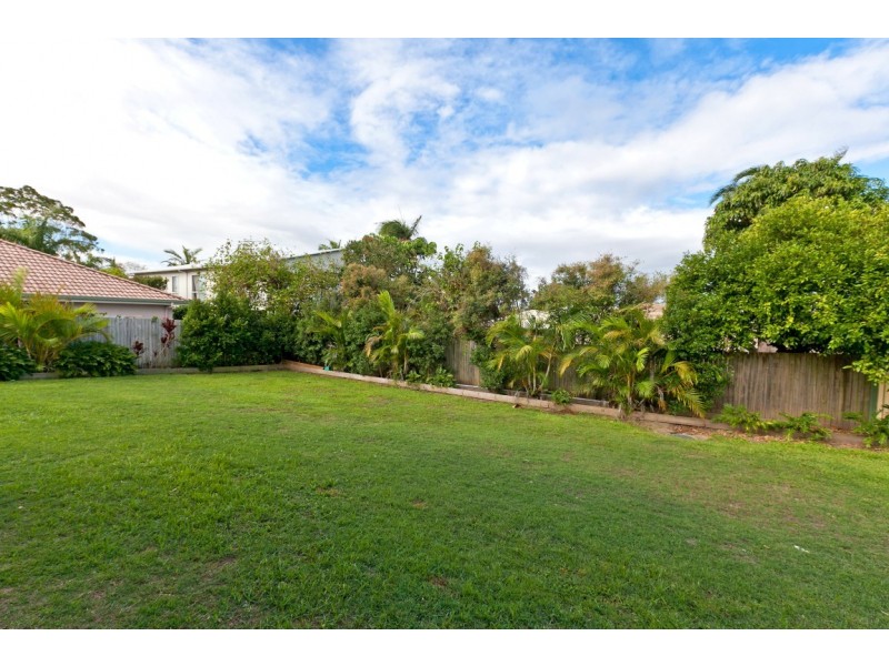 2 Sandy Cove Place, Redland Bay QLD 4165