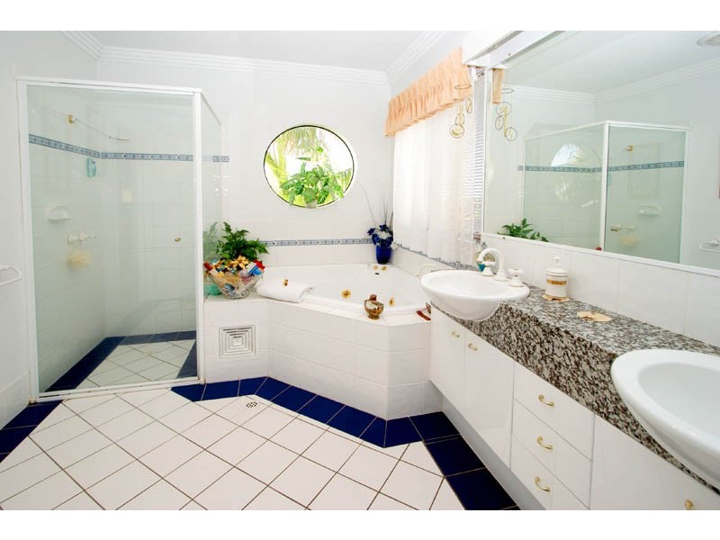 42/10 Esperance Court, Raby Bay QLD 4163