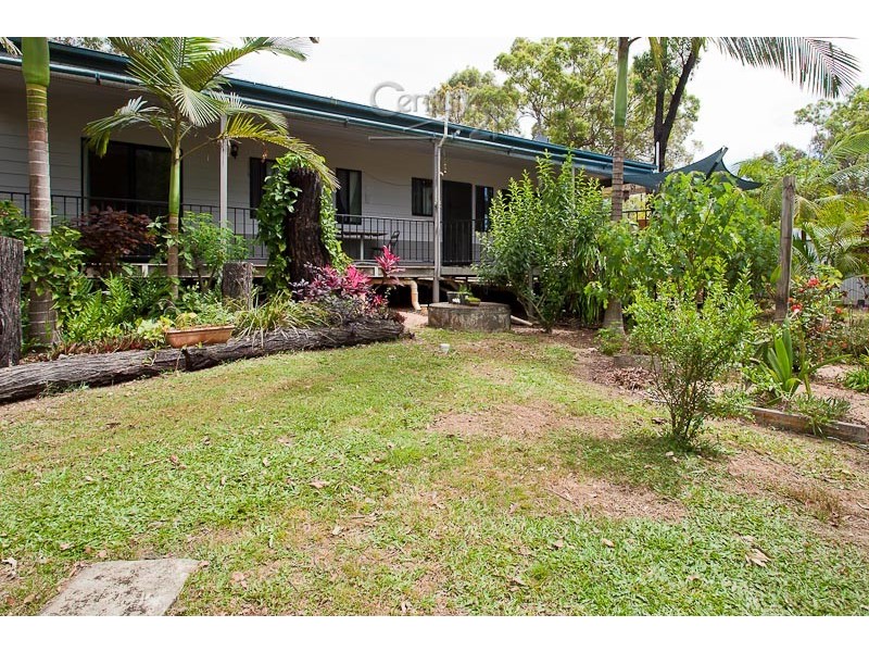 10 Peace Street, Lamb Island QLD 4184
