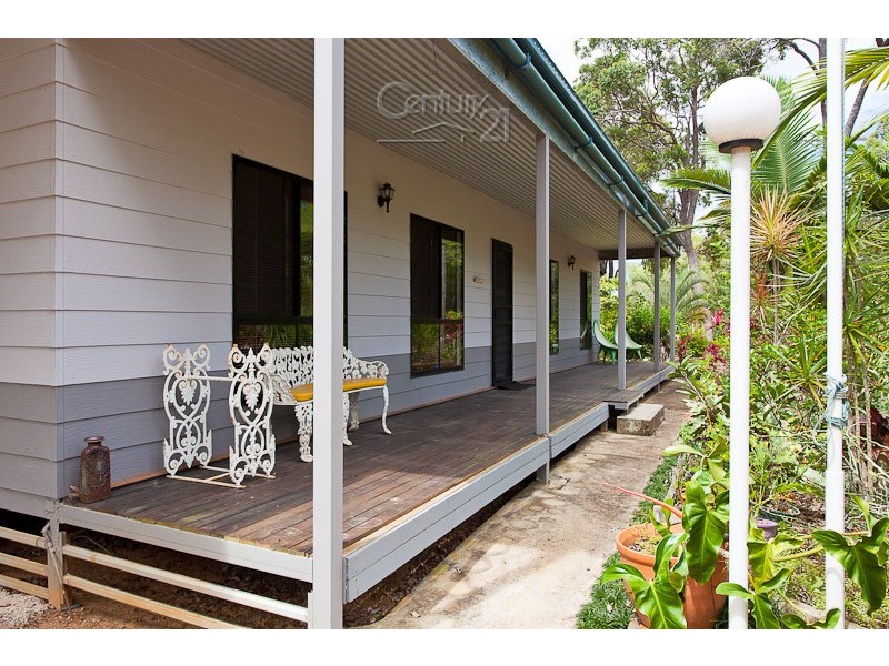 10 Peace Street, Lamb Island QLD 4184