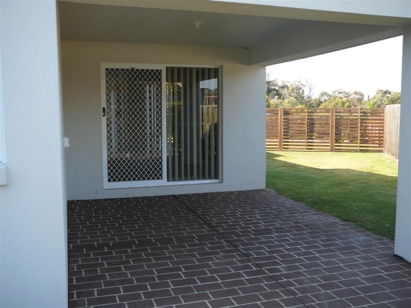 12 Aqua Crescent, Redland Bay QLD 4165