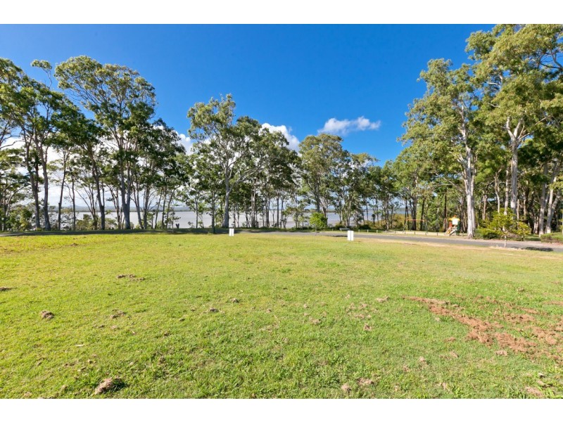 11 Sandy Cove Place, Redland Bay QLD 4165