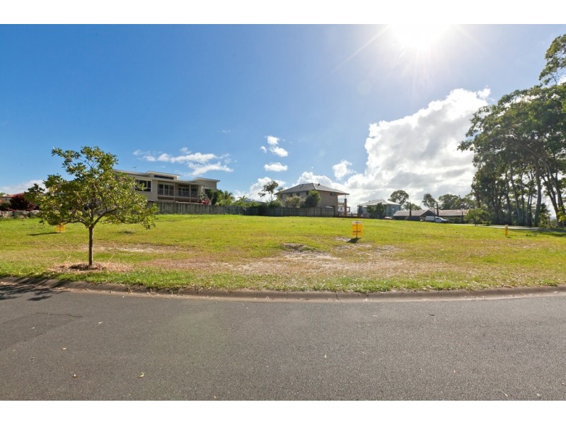 11 Sandy Cove Place, Redland Bay QLD 4165