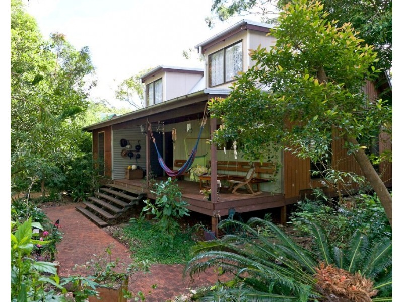 11 Aminya Street, Coochiemudlo Island QLD 4184