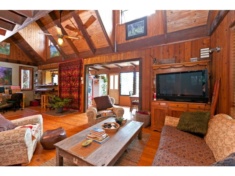 11 Aminya Street, Coochiemudlo Island QLD 4184