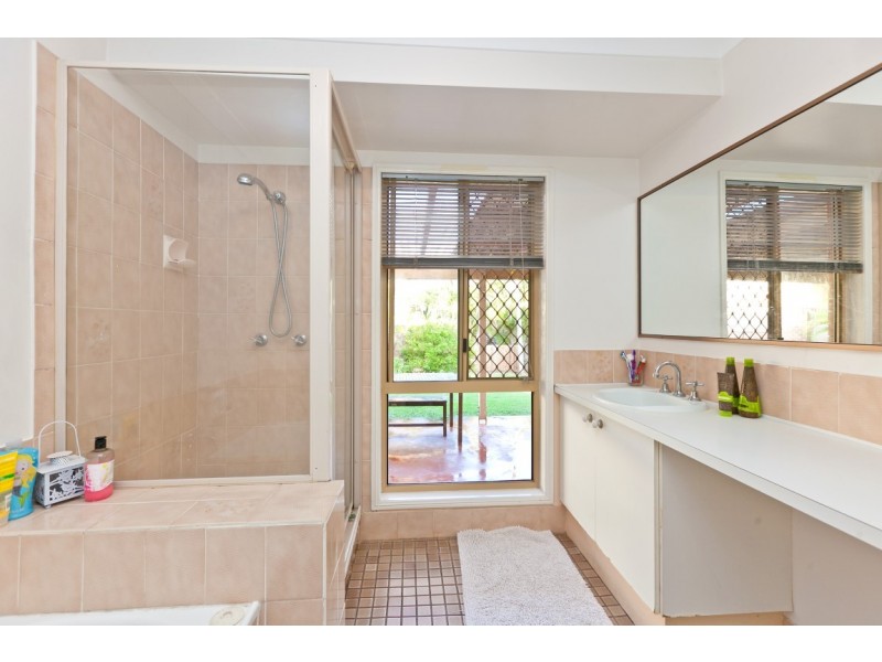 8 Turnberry Drive, Victoria Point QLD 4165