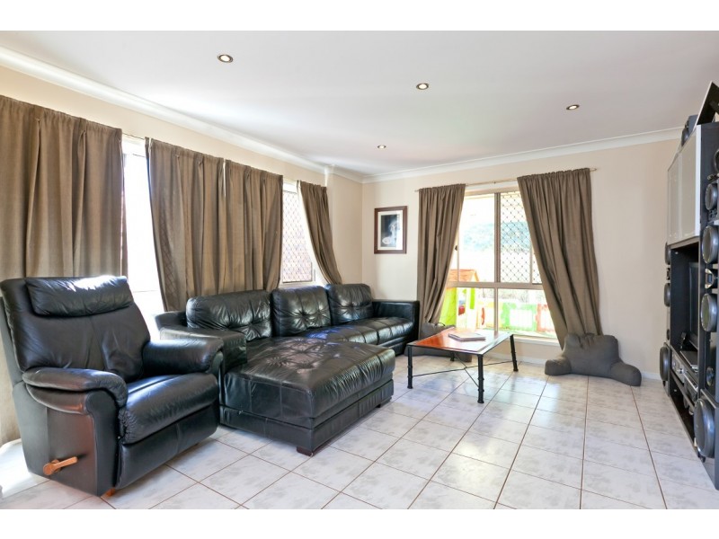 1 Regency Street, Victoria Point QLD 4165