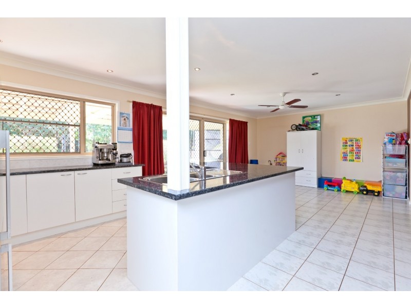 1 Regency Street, Victoria Point QLD 4165