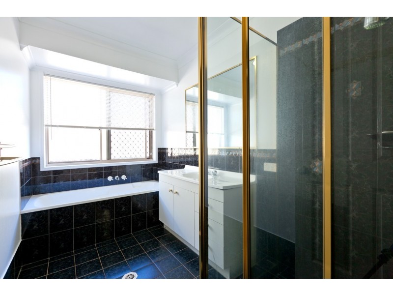 1 Regency Street, Victoria Point QLD 4165