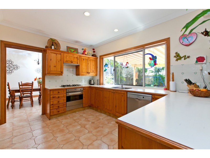 16 Adrian Street, Victoria Point QLD 4165
