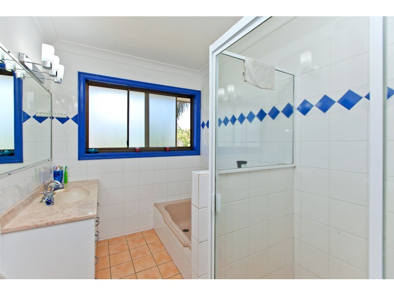 87 Whitehall Avenue, Birkdale QLD 4159