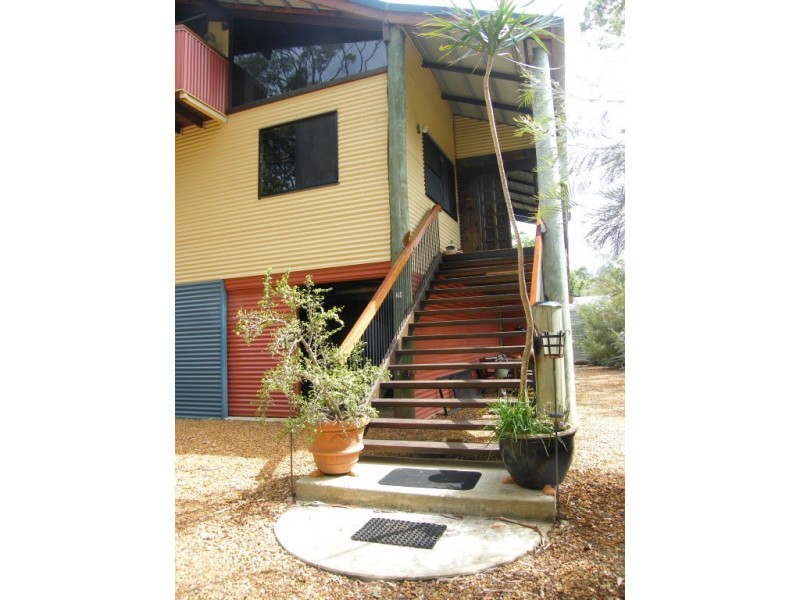 31 Perulpa Street, Coochiemudlo Island QLD 4184