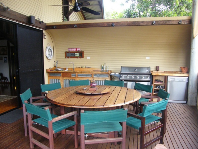 31 Perulpa Street, Coochiemudlo Island QLD 4184