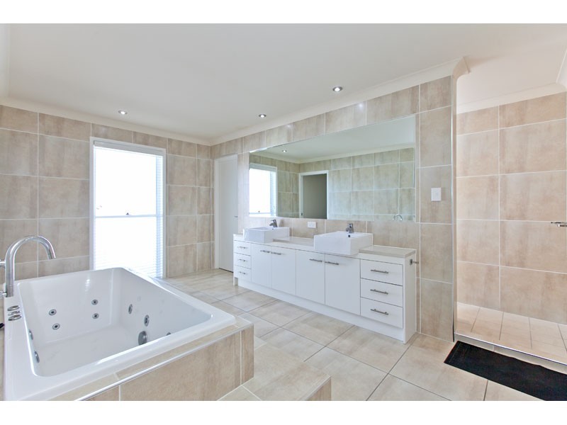 47 George Thorn Drive, Thornlands QLD 4164