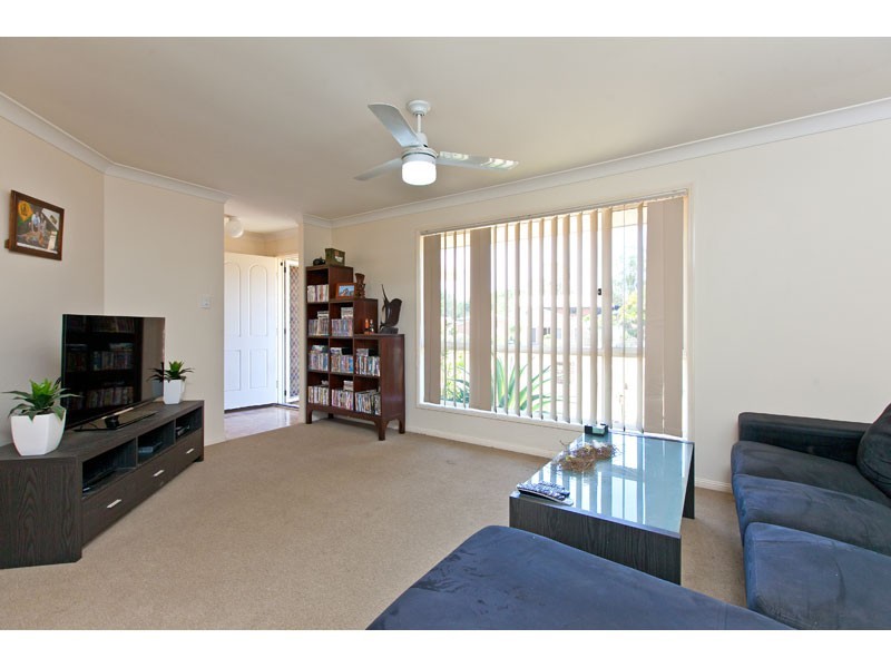 2 Club Crescent, Redland Bay QLD 4165