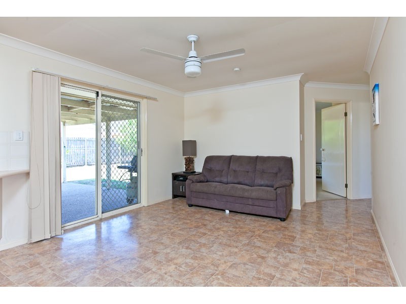 2 Club Crescent, Redland Bay QLD 4165