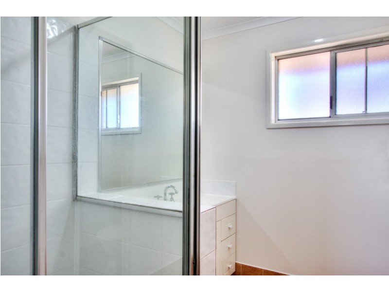 8 Francis Road, Shailer Park QLD 4128