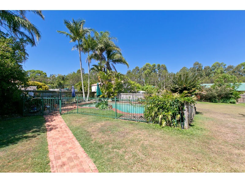 8 Clay Gully Road, Victoria Point QLD 4165