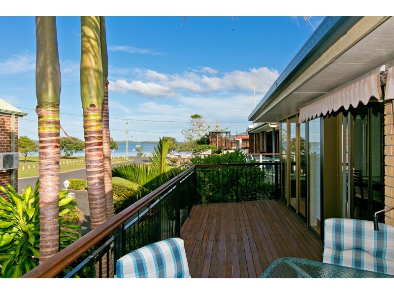 9 Beach Court, Victoria Point QLD 4165