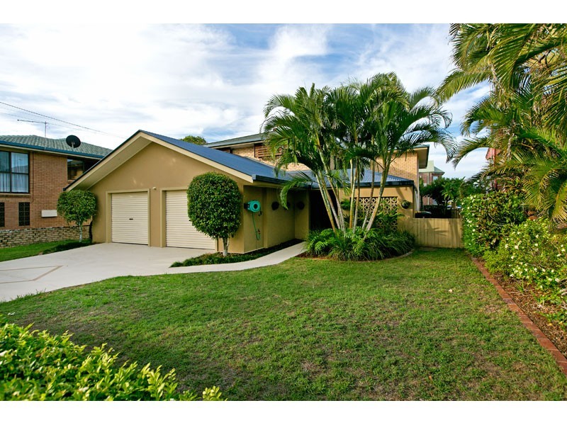 9 Beach Court, Victoria Point QLD 4165