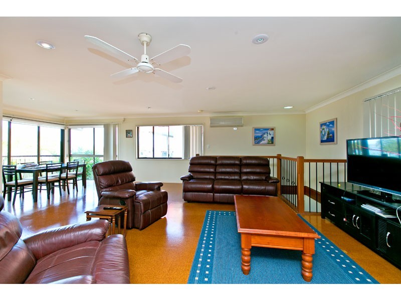 9 Beach Court, Victoria Point QLD 4165