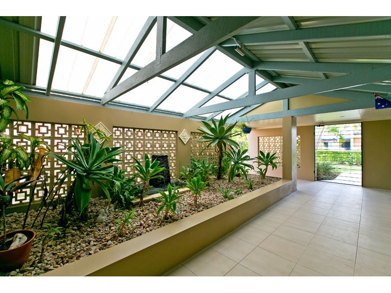 9 Beach Court, Victoria Point QLD 4165